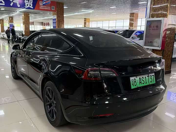 Фото 7 - Tesla Model 3