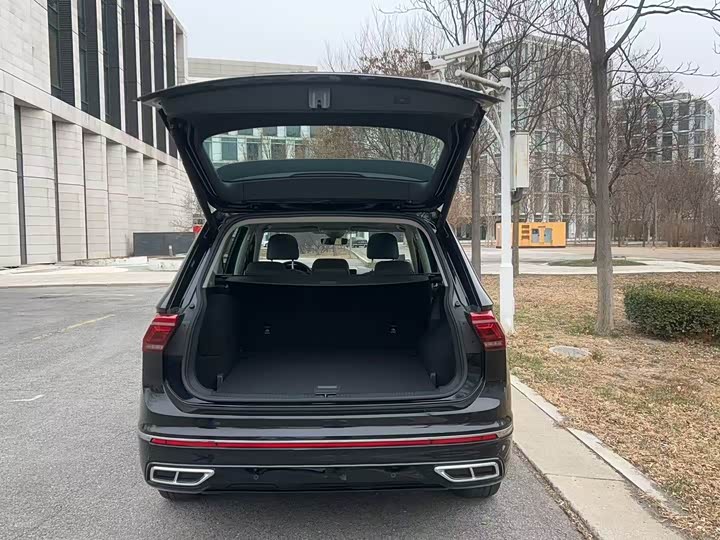 Фото 15 - Volkswagen Tiguan L Hybrid