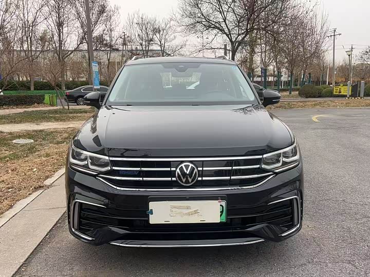 Фото 2 - Volkswagen Tiguan L Hybrid