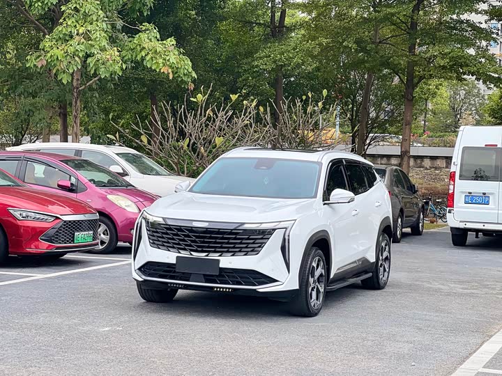 Фото 1 - Geely Atlas L