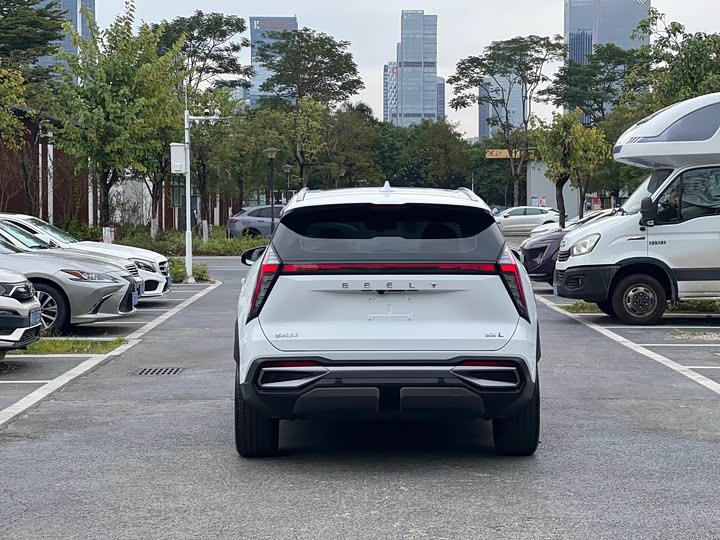 Фото 5 - Geely Atlas L