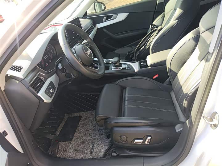 Фото 15 - Audi A4L