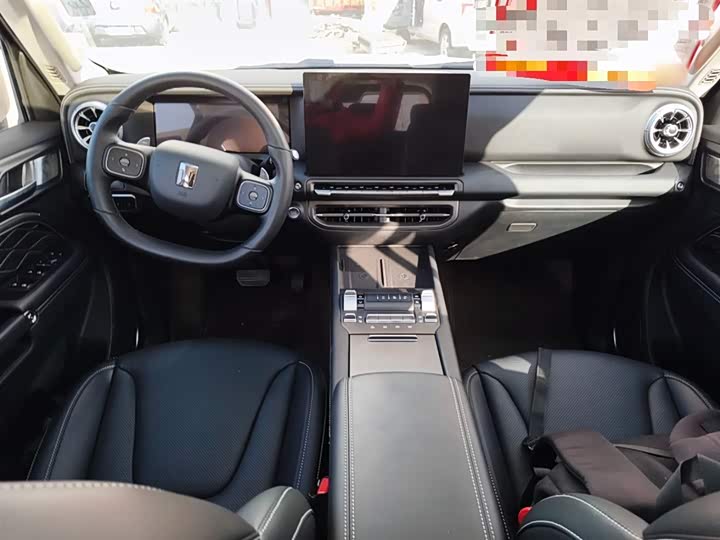 Фото 10 - Tank 300 Hybrid