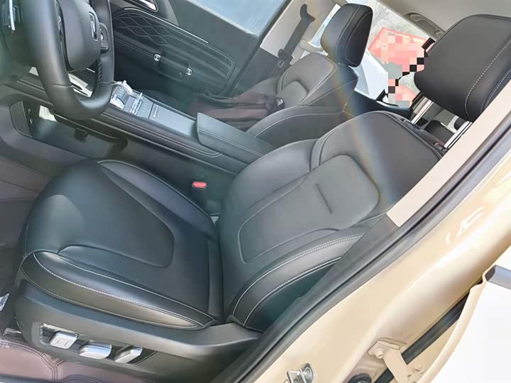 Фото 15 - Tank 300 Hybrid