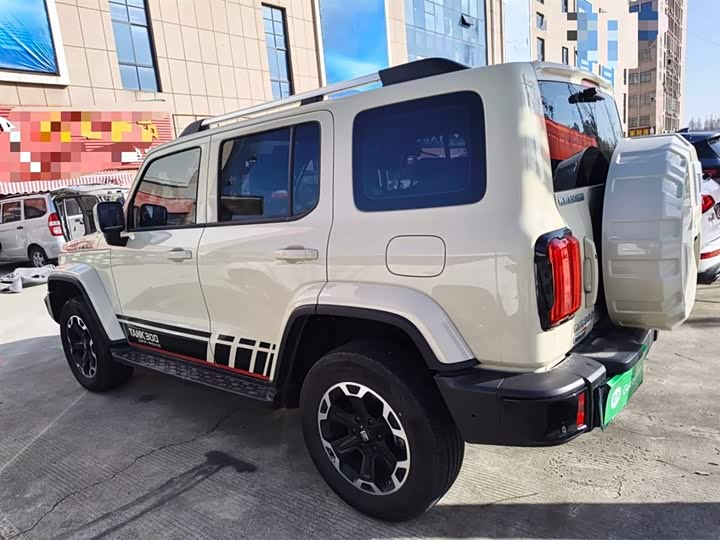 Фото 5 - Tank 300 Hybrid