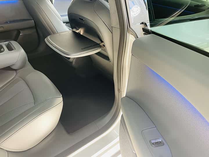 Фото 16 - XPeng F57