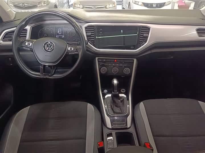 Фото 10 - Volkswagen T-Roc