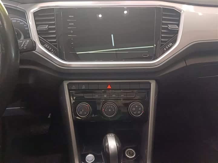 Фото 13 - Volkswagen T-Roc