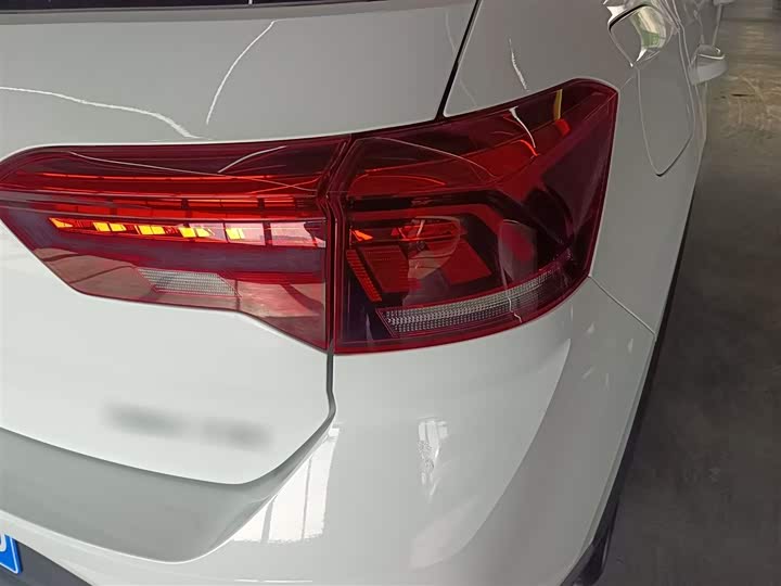 Фото 8 - Volkswagen T-Roc