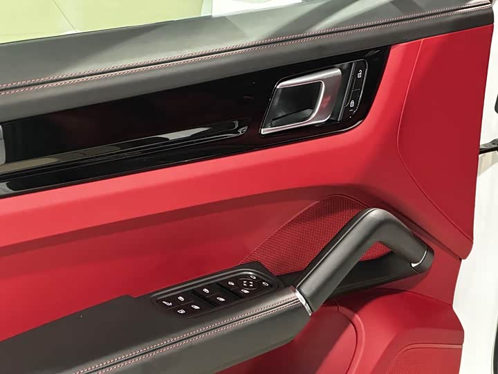 Фото 12 - Porsche Cayenne Hybrid