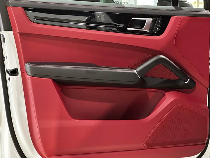 Фото 13 - Porsche Cayenne Hybrid