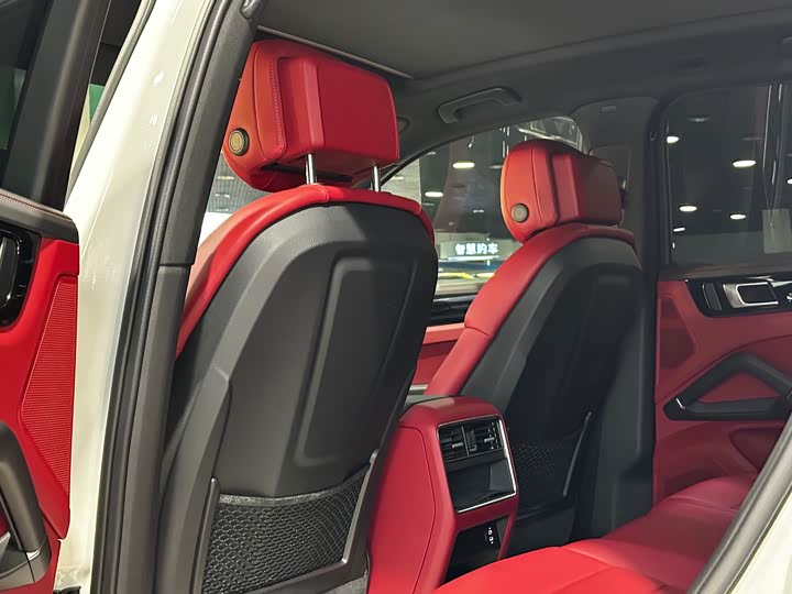 Фото 16 - Porsche Cayenne Hybrid