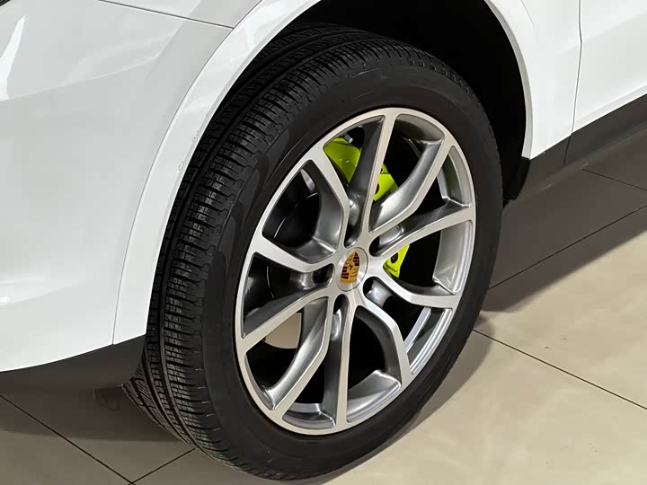 Фото 20 - Porsche Cayenne Hybrid