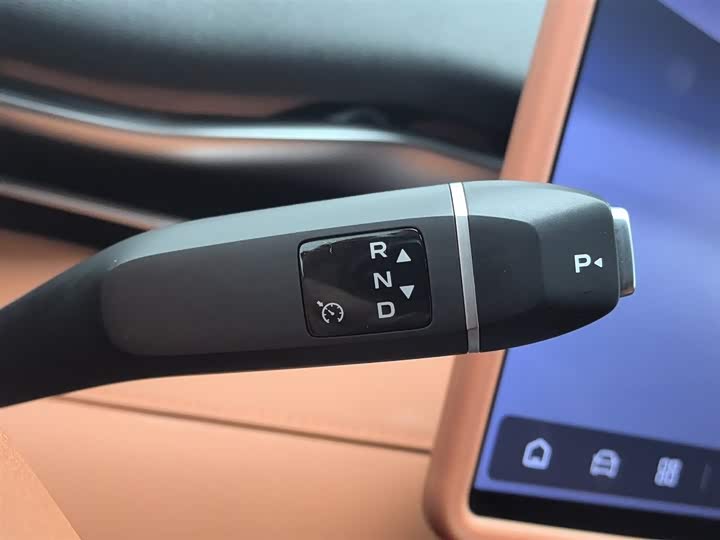 Фото 13 - Changan Deepal S05