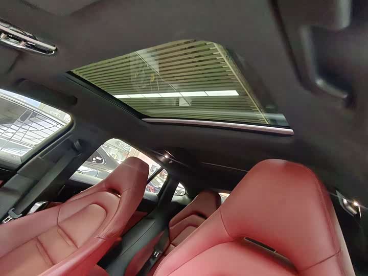 Фото 11 - Porsche Panamera