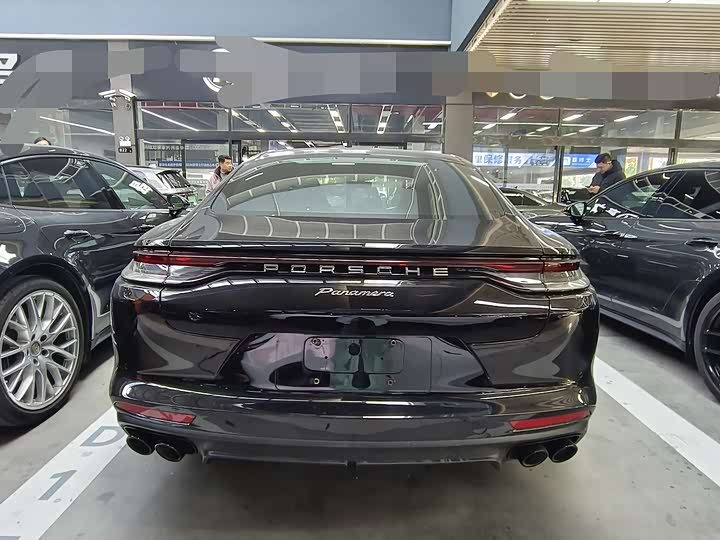 Фото 14 - Porsche Panamera