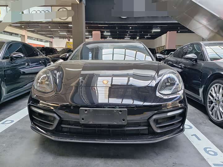 Фото 2 - Porsche Panamera