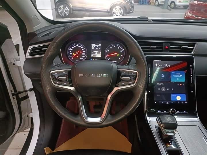 Фото 11 - Roewe RX5