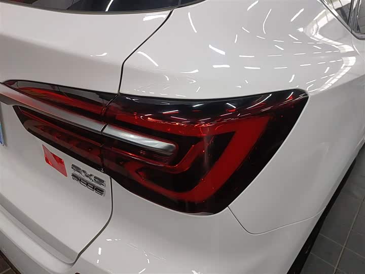 Фото 8 - Roewe RX5