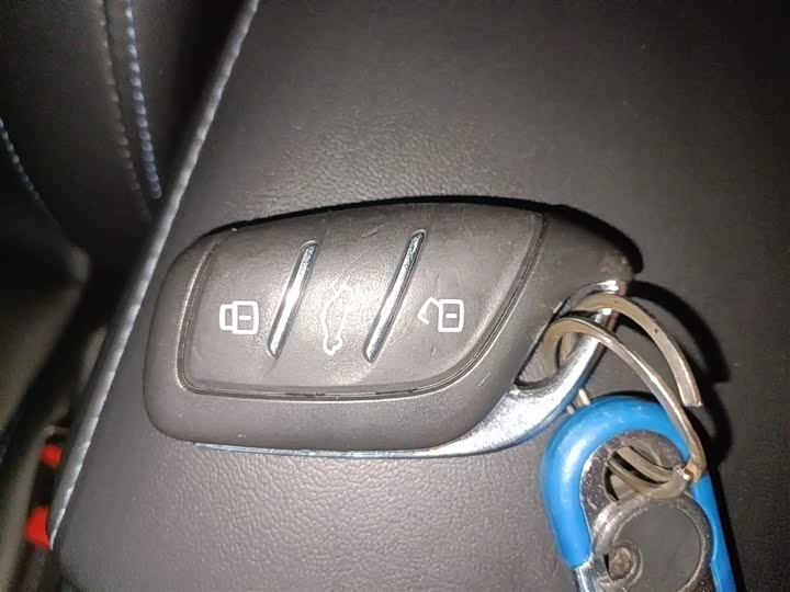 Фото 9 - Roewe RX5