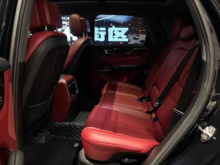 Фото 16 - Porsche Cayenne Hybrid