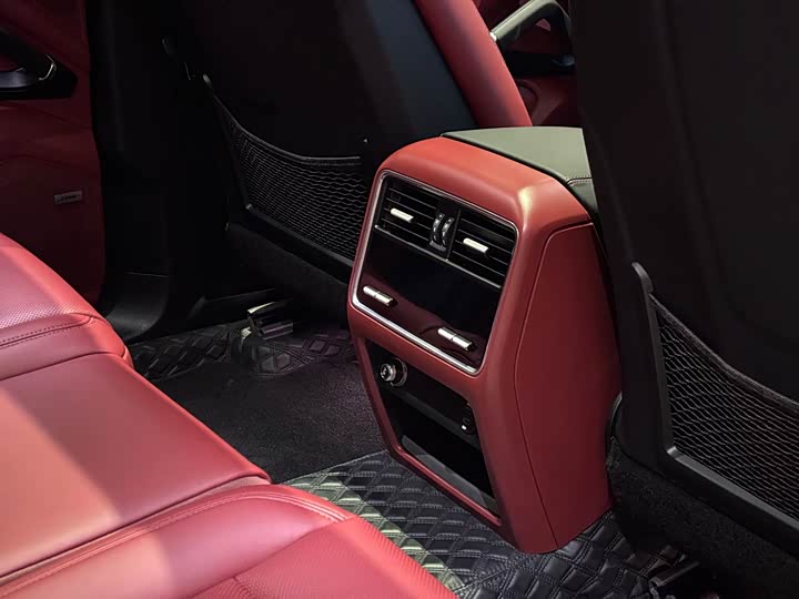 Фото 18 - Porsche Cayenne Hybrid