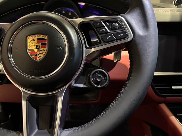 Фото 8 - Porsche Cayenne Hybrid