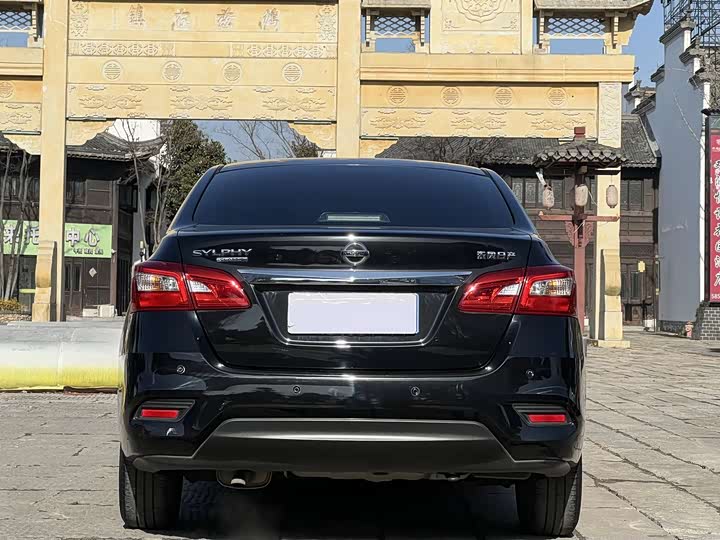 Фото 5 - Nissan Sylphy