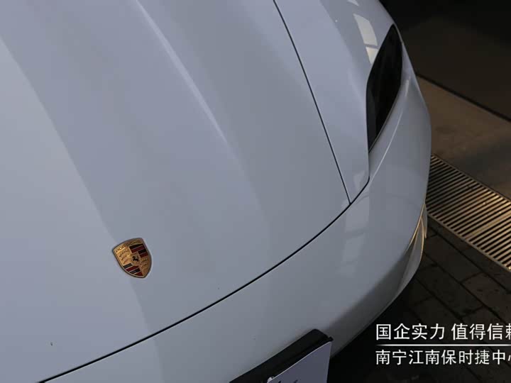 Фото 10 - Porsche Taycan