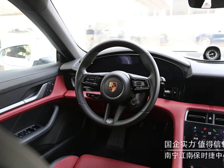 Фото 11 - Porsche Taycan