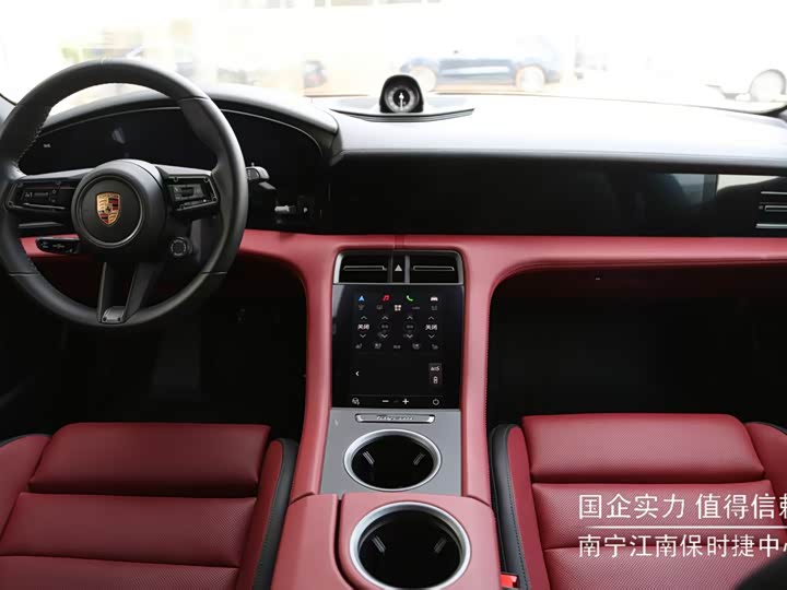 Фото 14 - Porsche Taycan