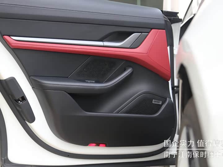 Фото 17 - Porsche Taycan