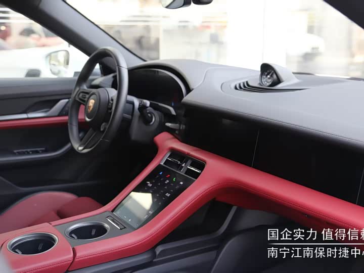 Фото 18 - Porsche Taycan