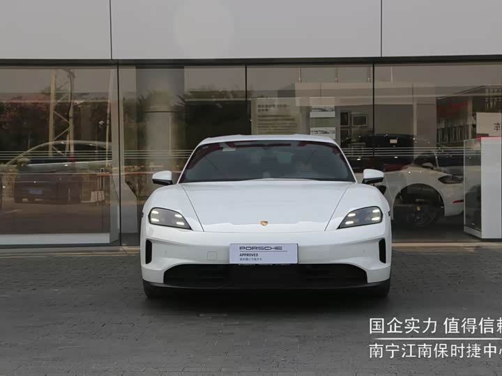 Фото 2 - Porsche Taycan