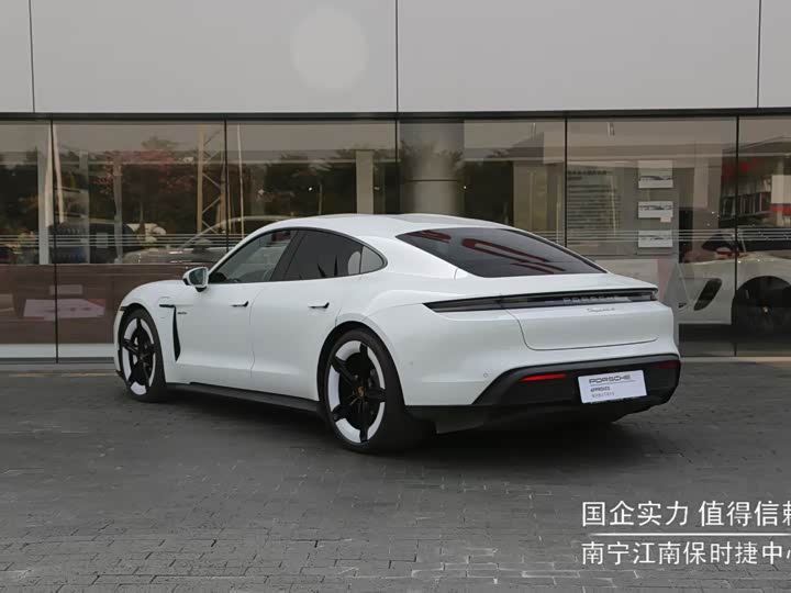 Фото 4 - Porsche Taycan