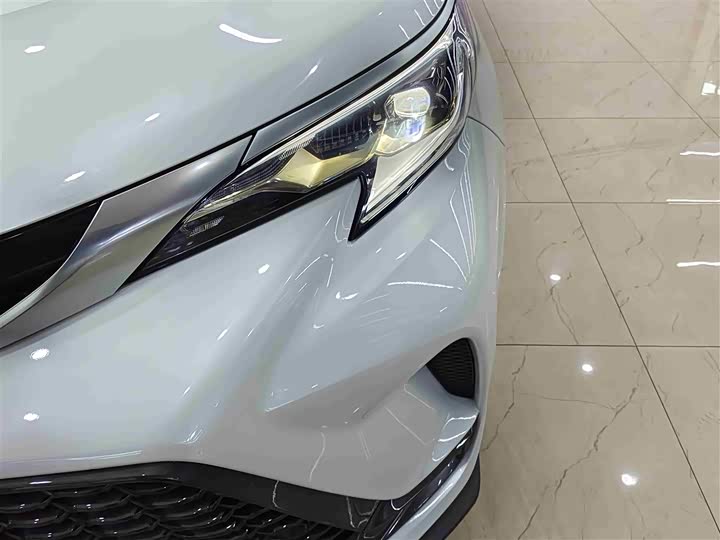 Фото 7 - Toyota Granvia