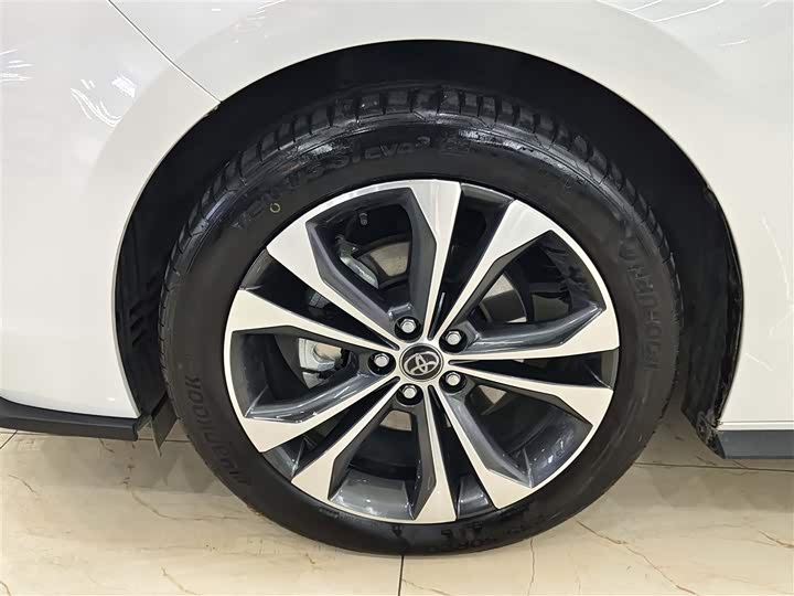 Фото 8 - Toyota Granvia