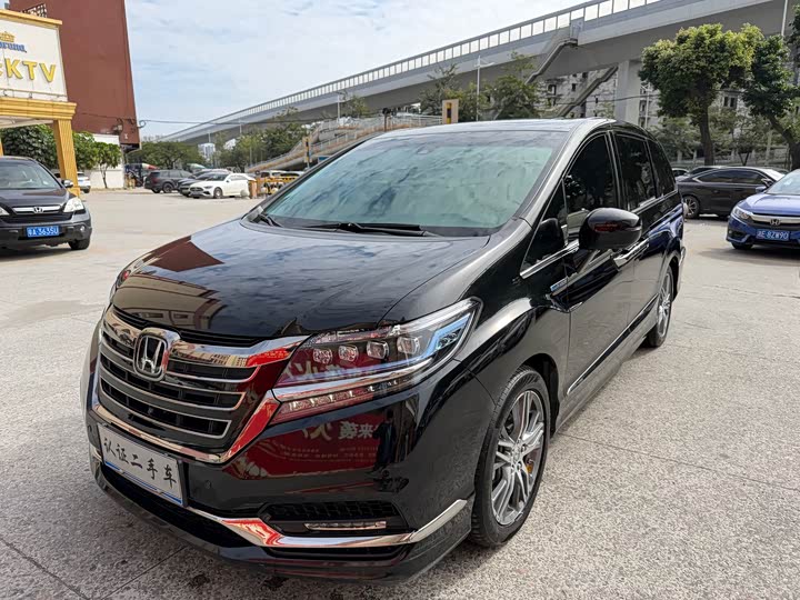 Фото 1 - Honda Elysion