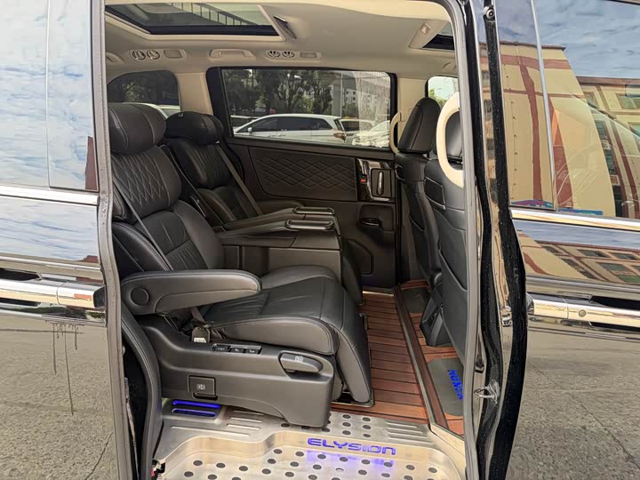 Фото 10 - Honda Elysion