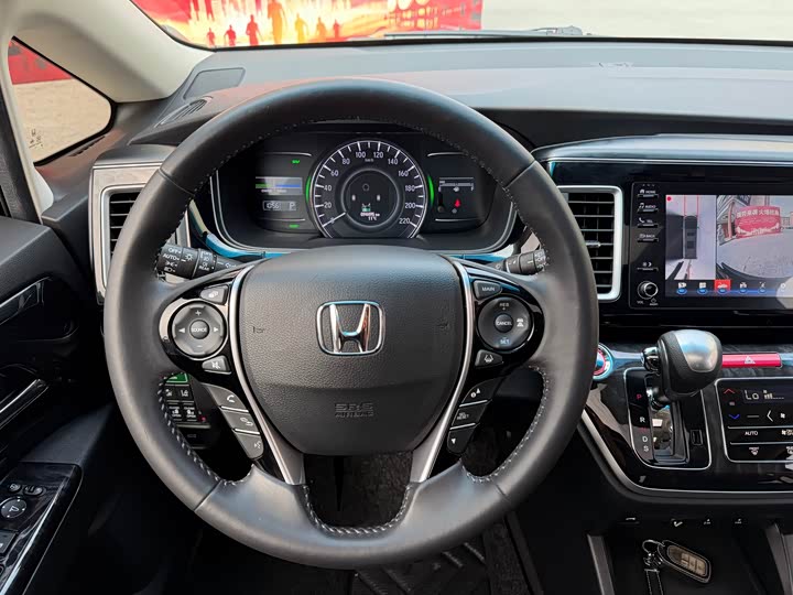 Фото 13 - Honda Elysion