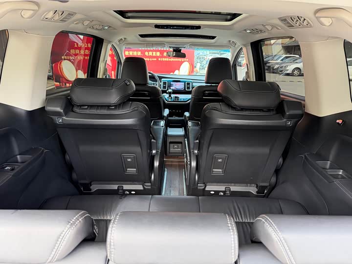 Фото 14 - Honda Elysion