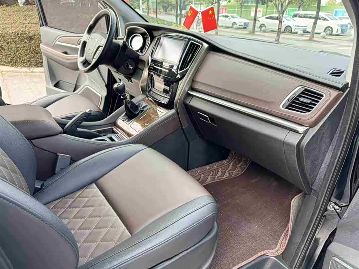 Фото 12 - Dongfeng Forthing M7