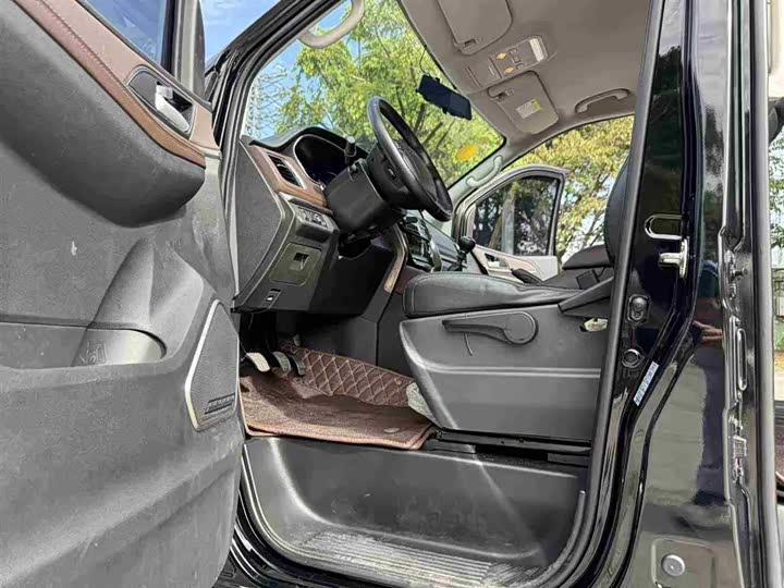 Фото 7 - Dongfeng Forthing M7