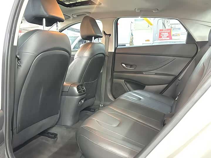 Фото 5 - Hyundai Elantra N line