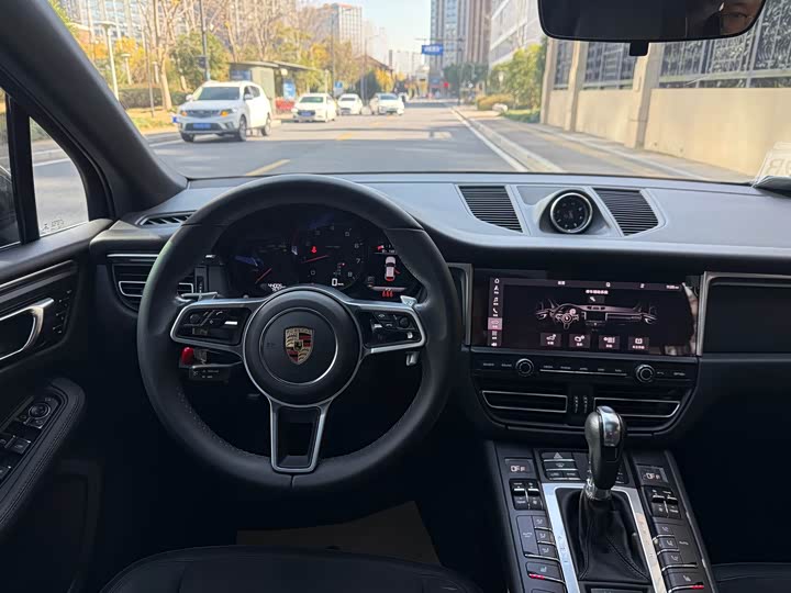 Фото 14 - Porsche Macan