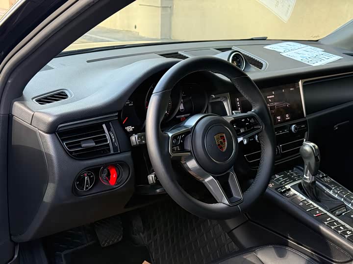 Фото 16 - Porsche Macan