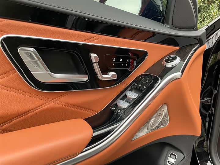 Фото 11 - Mercedes-Benz Maybach S-Class