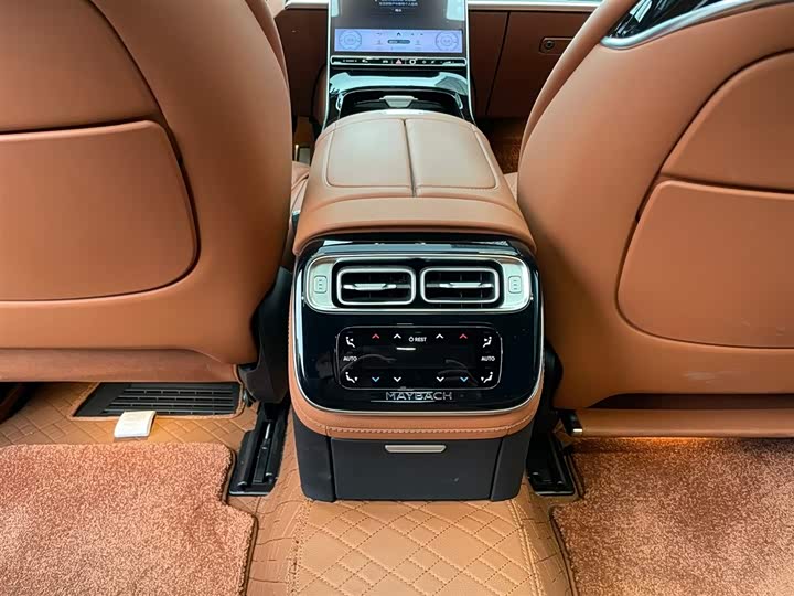 Фото 16 - Mercedes-Benz Maybach S-Class