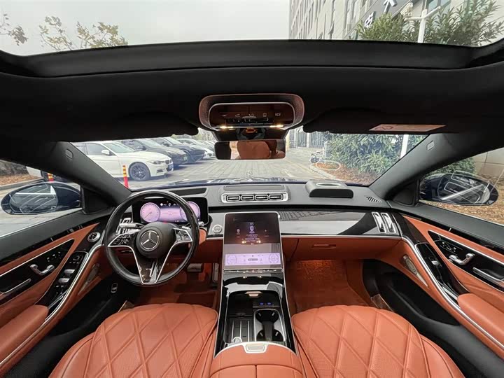 Фото 17 - Mercedes-Benz Maybach S-Class