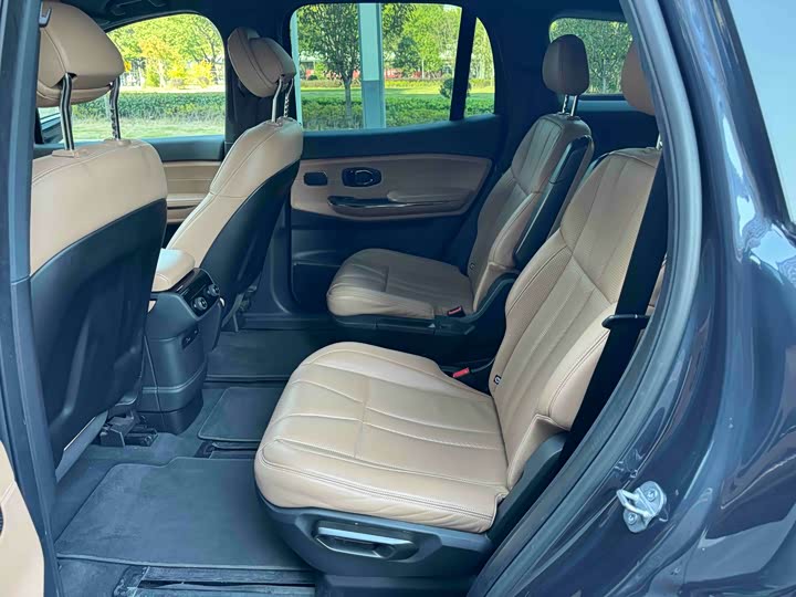 Фото 15 - Nio ES8